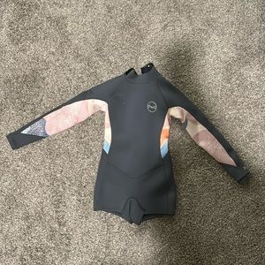 Little girls size 8 brand new Bahia wetsuit.